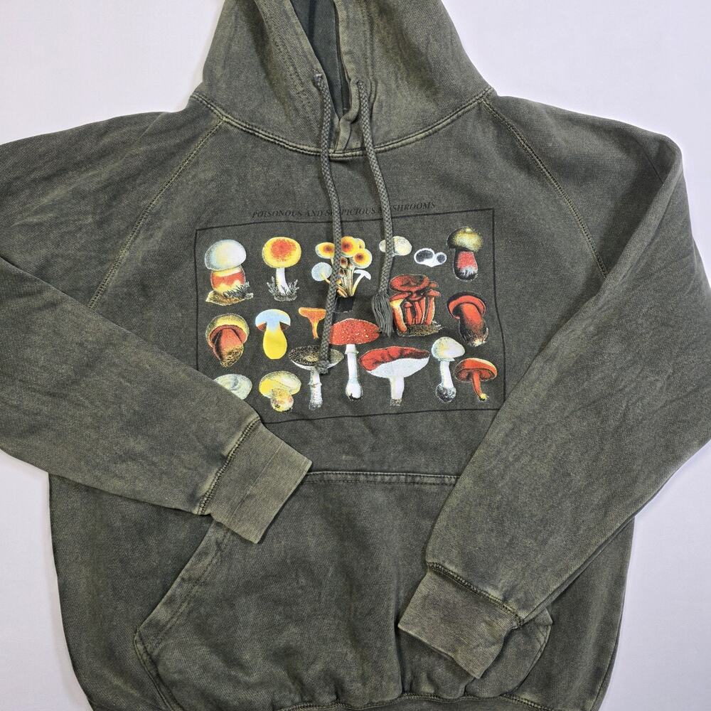 Altru Mushroom Hoodie Unisex M Green Graphic Pullover Hooded Sweatshirt Nature